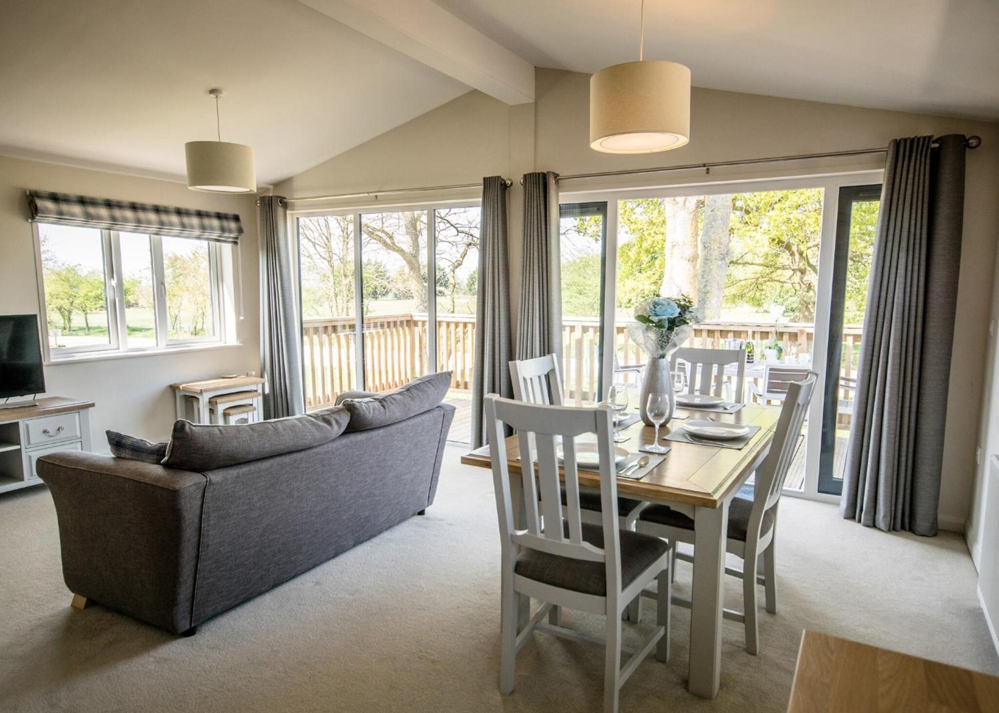 Hawthorn Glen Lodges Downham Market Extérieur photo